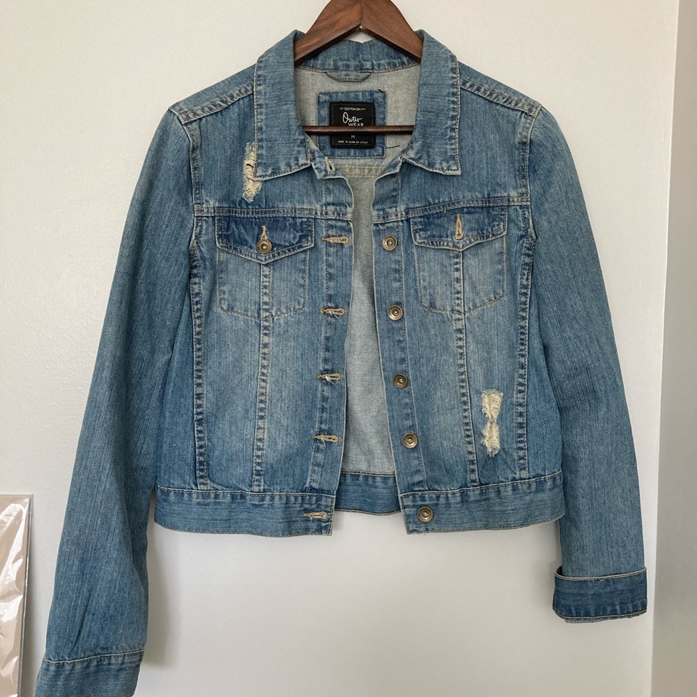 Cotton on distressed denim jacket sz medium